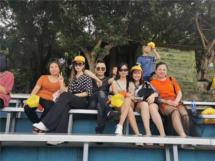 東莞硅膠制品廠員工曬照