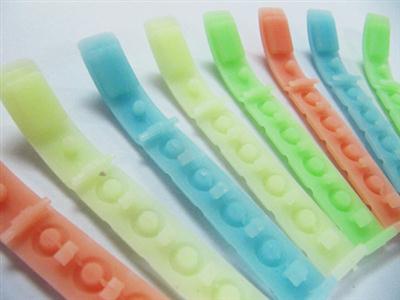 彩色熒光夜光硅膠拉條發光效果好